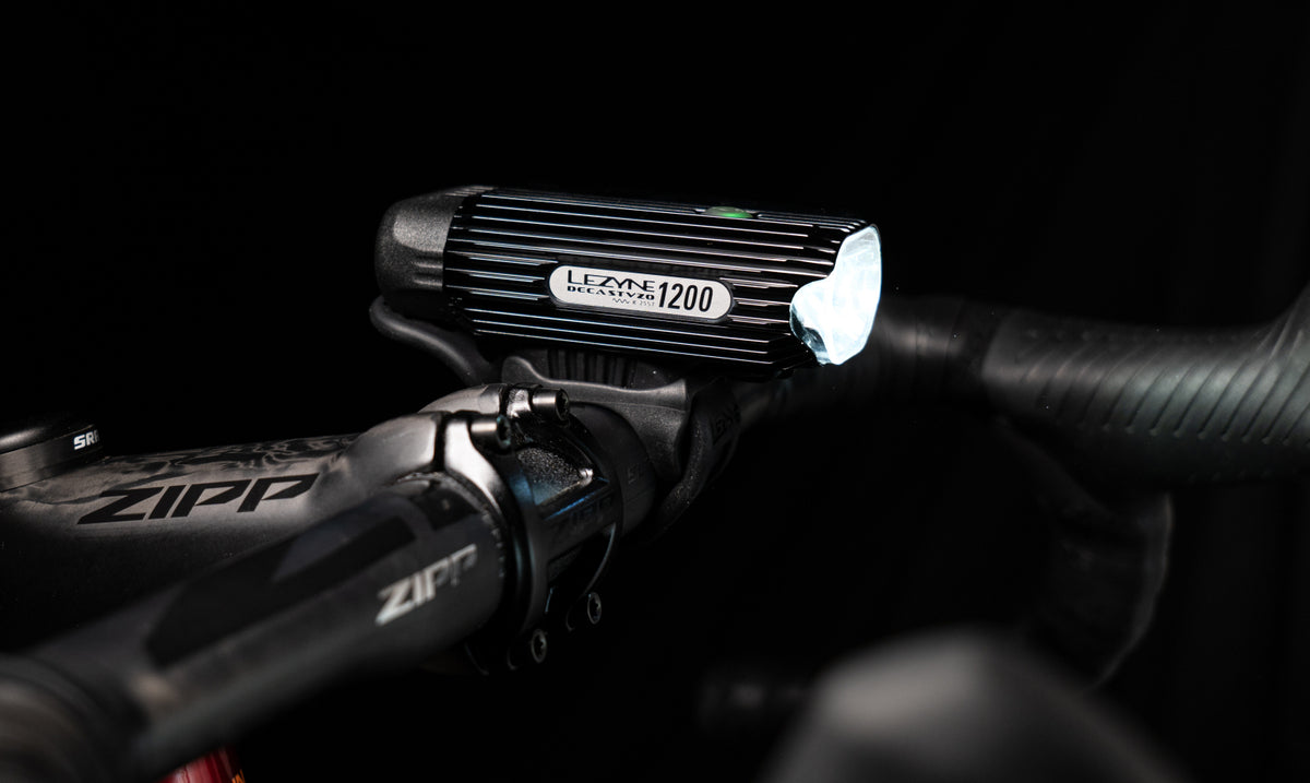 Lezyne Deca Stvzo 1200 Loaded Kit, White Light Black, Y18