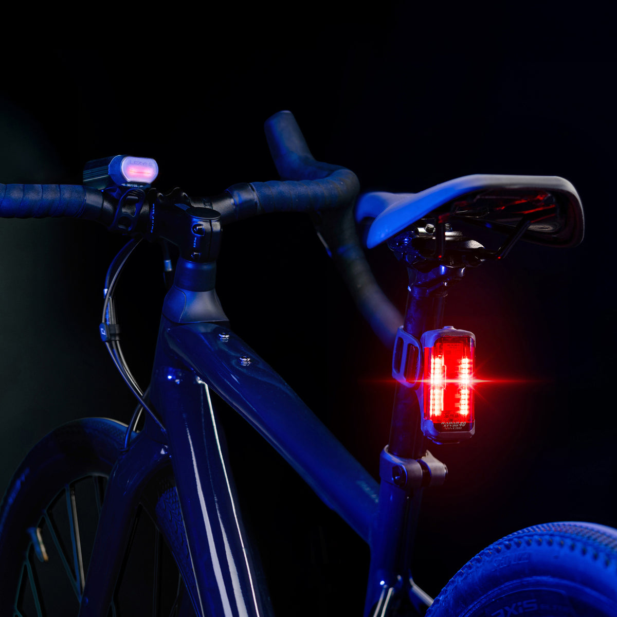 Juego de luces Lezyne Radar React StVZO con sistema de radar de detección de vehículos, Delantera 500 / Trasera 100 lúmenes, Y19